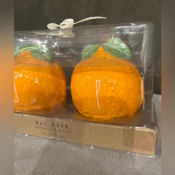Rae Dunn Mandarin Orange Salt&Pepper Shakers***brand new - Picture 4 of 6